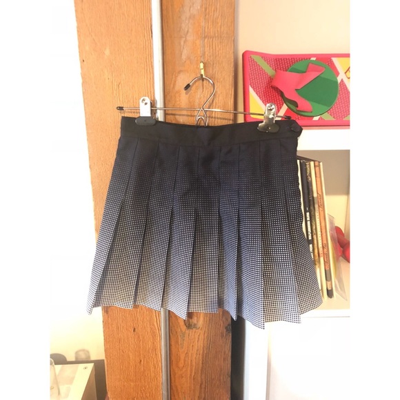 Original American Apparel Gradient Pleated Skirt - Picture 5 of 5